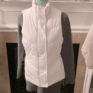 Gap Size Small Cream Puffer Vest
